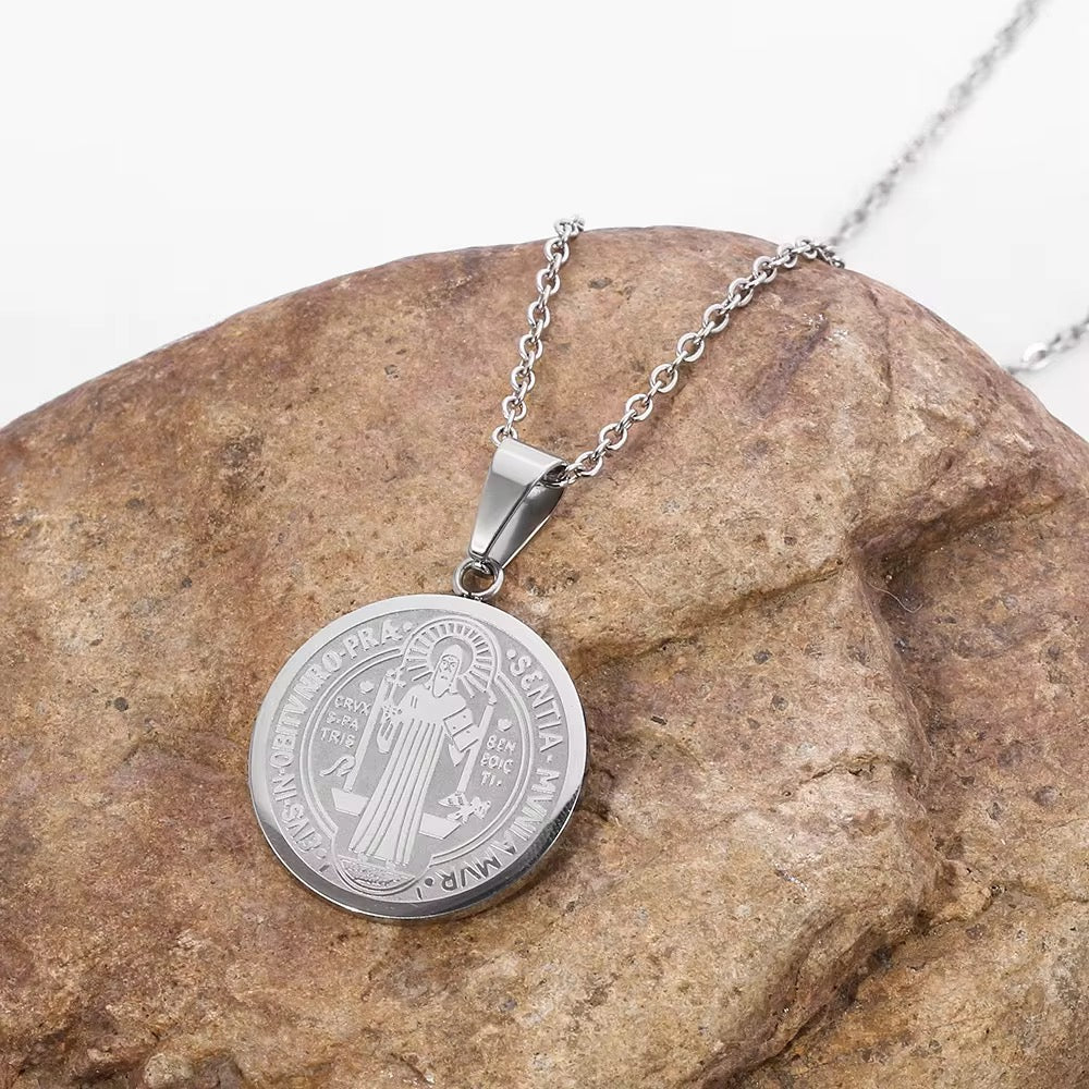 Medalla de San Benito de Acero Inoxidable – Protección Espiritual y Bendición